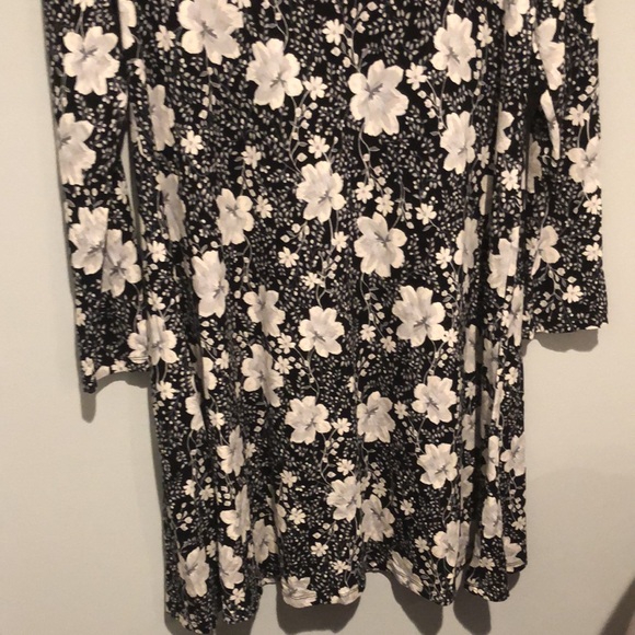 END OF YEAR SALE! | Old Navy Black Floral Swing Dress - Picture 3 of 4